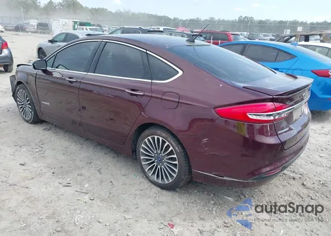 2017 Ford Fusion Hybrid Titanium z USA, uszkodzony, nr VIN 3FA6P0RU0HR267622